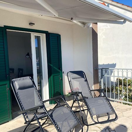 Kn House With Two Apartments Near Sea Rogoznica  Luaran gambar
