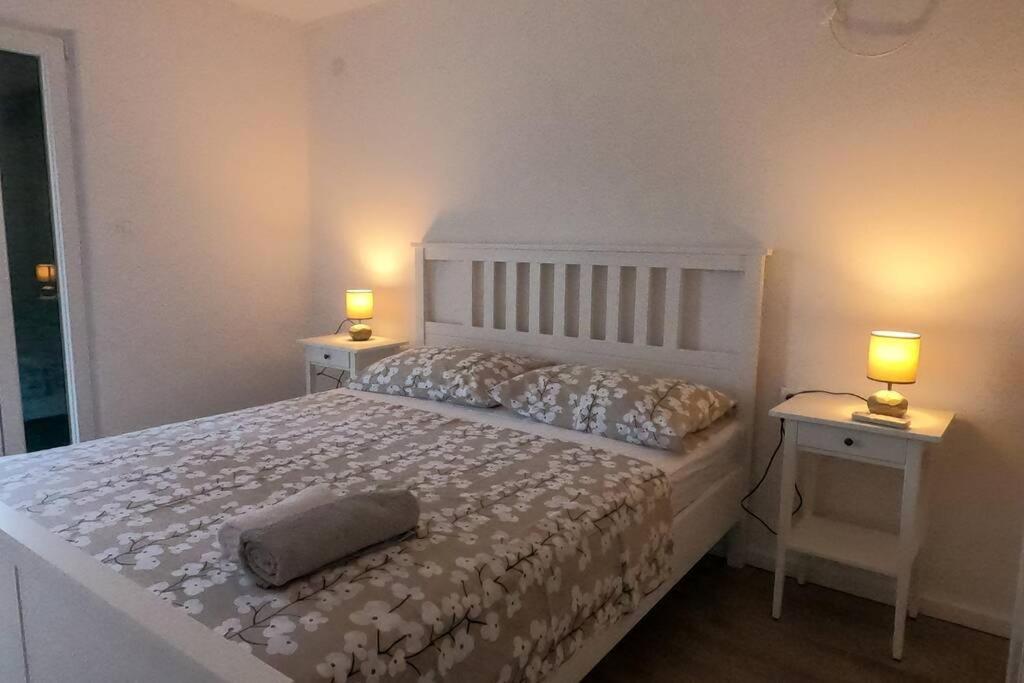 Kn House With Two Apartments Near Sea Rogoznica  Luaran gambar