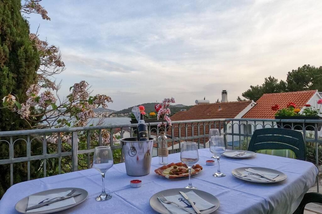 Kn House With Two Apartments Near Sea Rogoznica  Luaran gambar