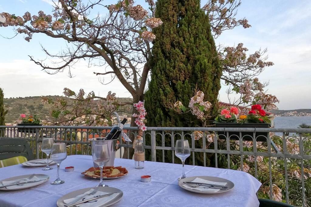 Kn House With Two Apartments Near Sea Rogoznica  Luaran gambar