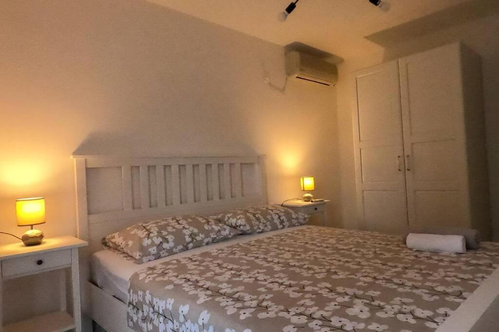 Kn House With Two Apartments Near Sea Rogoznica  Luaran gambar