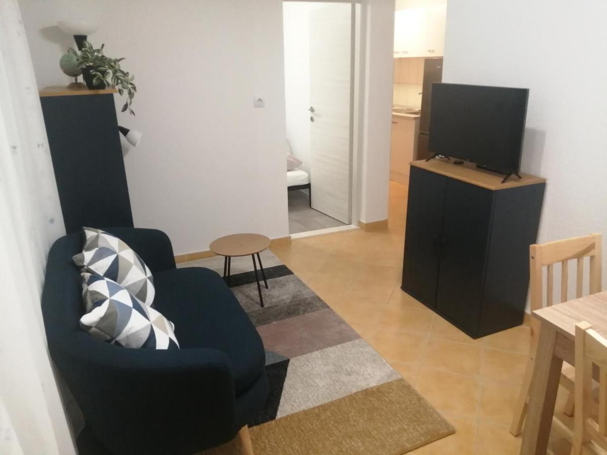 Kn House With Two Apartments Near Sea Rogoznica  Luaran gambar