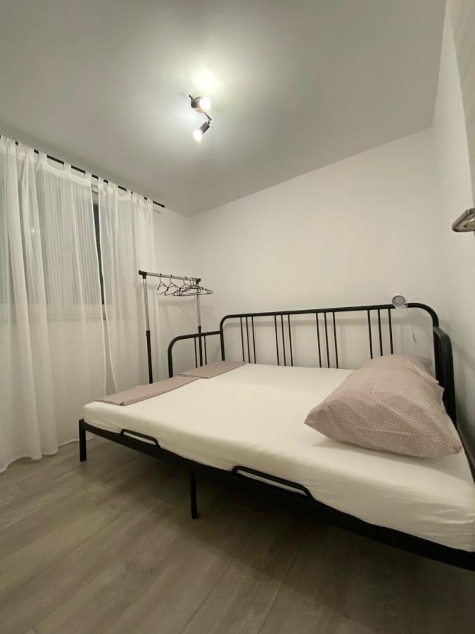 Kn House With Two Apartments Near Sea Rogoznica  Luaran gambar