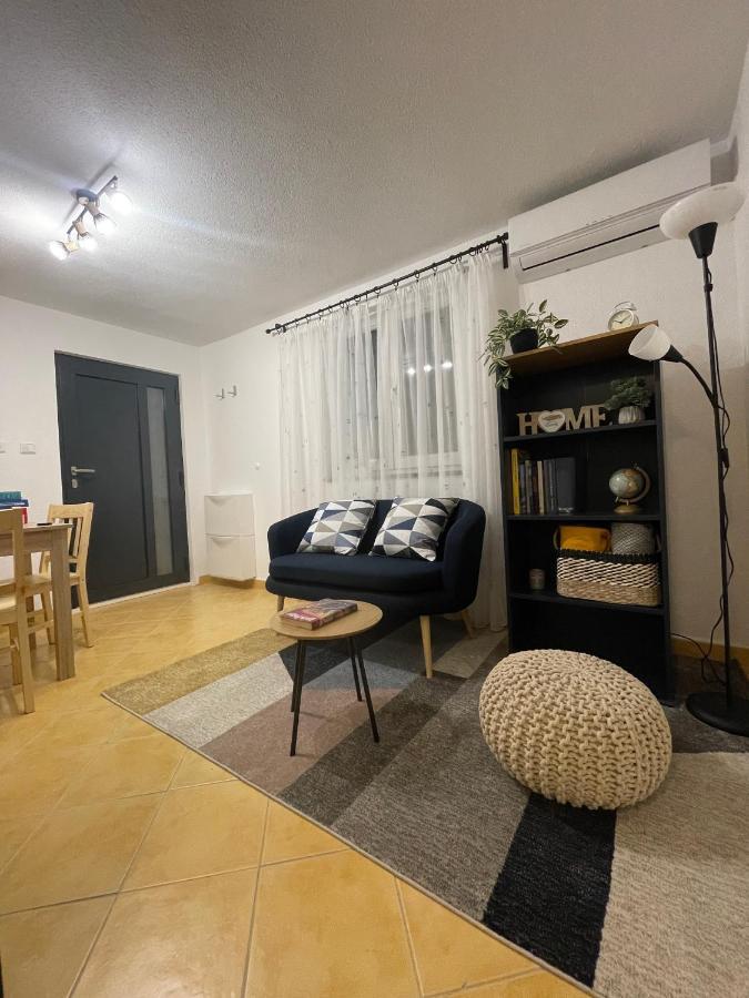 Kn House With Two Apartments Near Sea Rogoznica  Luaran gambar