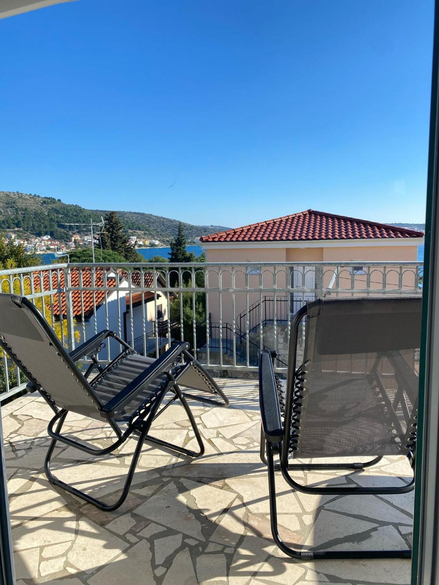 Kn House With Two Apartments Near Sea Rogoznica  Luaran gambar