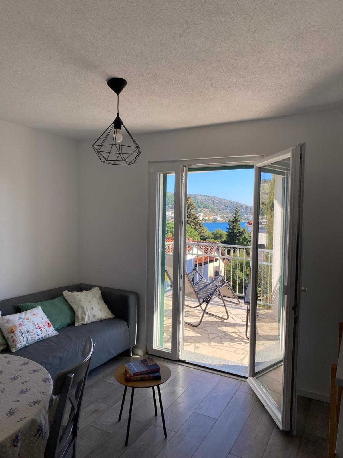 Kn House With Two Apartments Near Sea Rogoznica  Luaran gambar